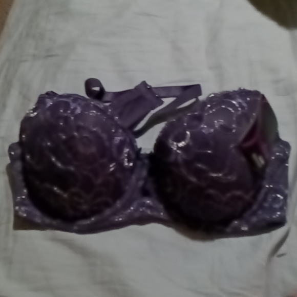 They aee brand new Sofra Bras. I got the wrong size and don't want them. - Picture 5 of 7